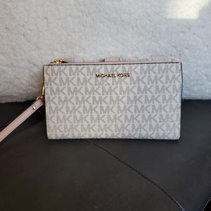 Michael Kors Jet set travel double zip wristlet